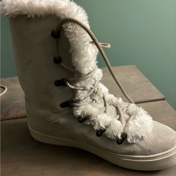 Merona snow boots size 10 - Picture 2 of 3